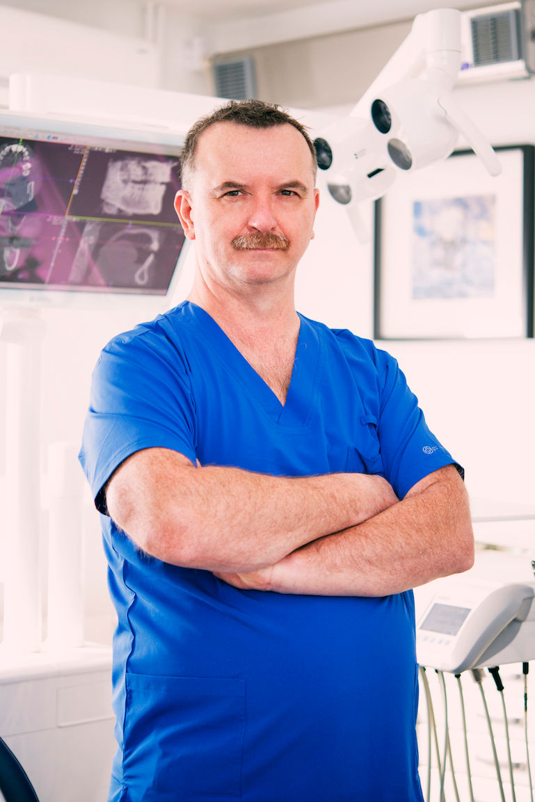 Andrzej Moroń - Lekarz dentysta