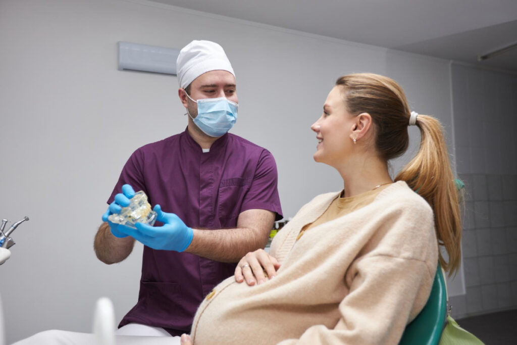 Kobieta w ciąży u dentysty. Przeciwwskazania do implantów zębowych